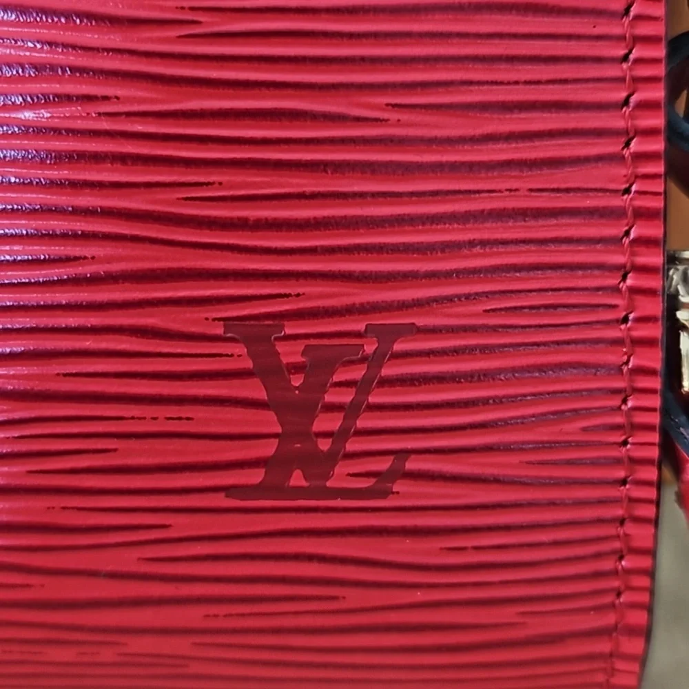 Louis Vuitton Epi Pouch - Picture 11 of 16